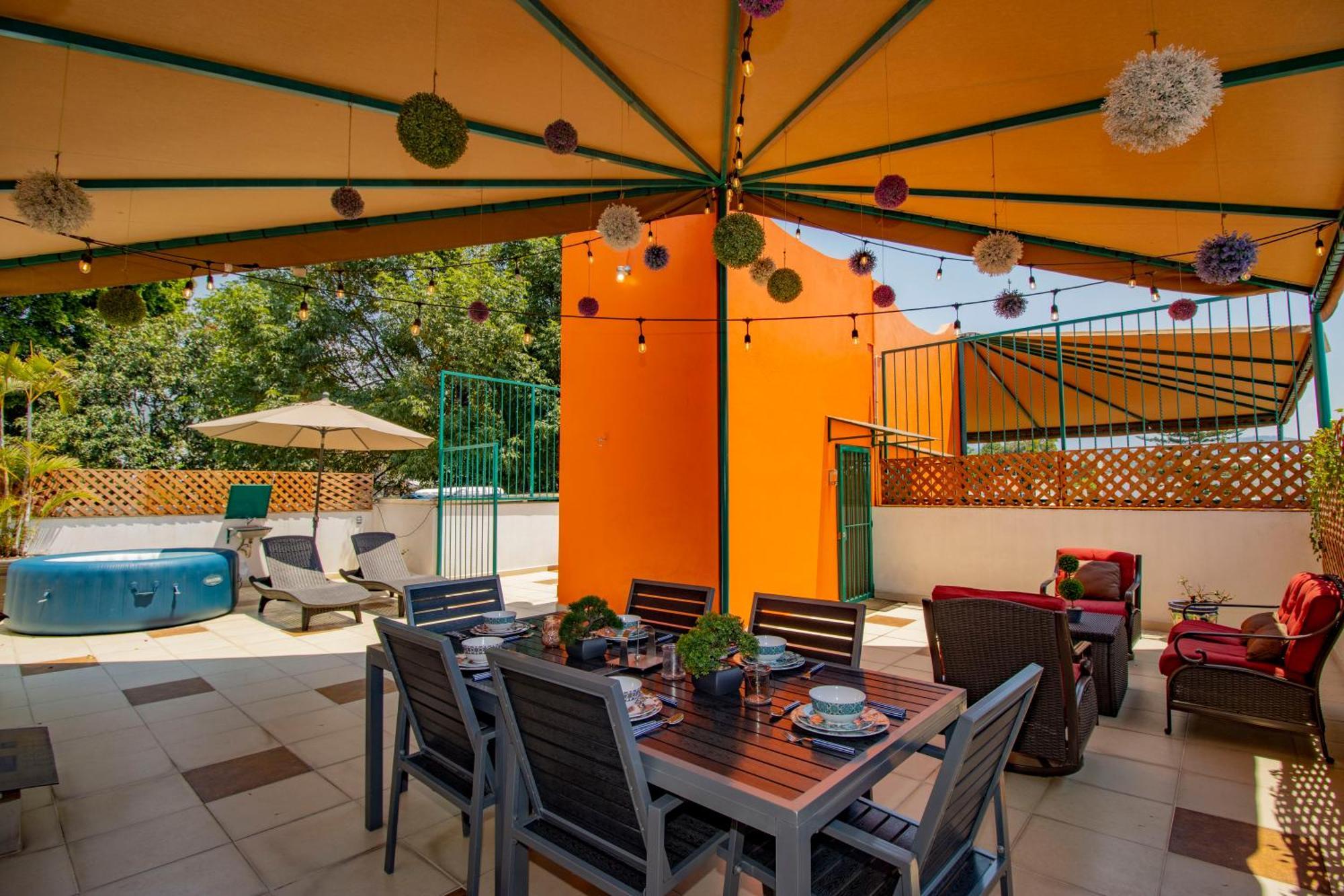 הוילה קוארנבאקאבה New! Bamboo Rooftop מראה חיצוני תמונה